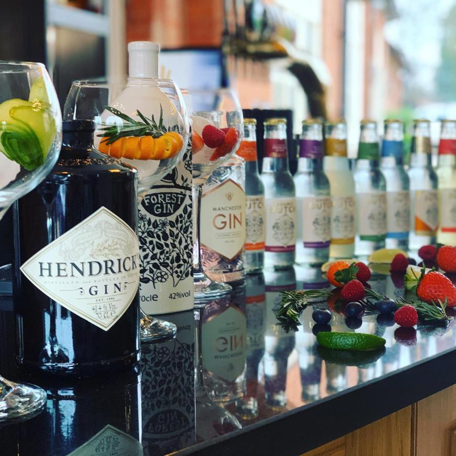 The Wheatsheaf Hotel, Sandbach Eksteriør bilde Hendrick's Gin